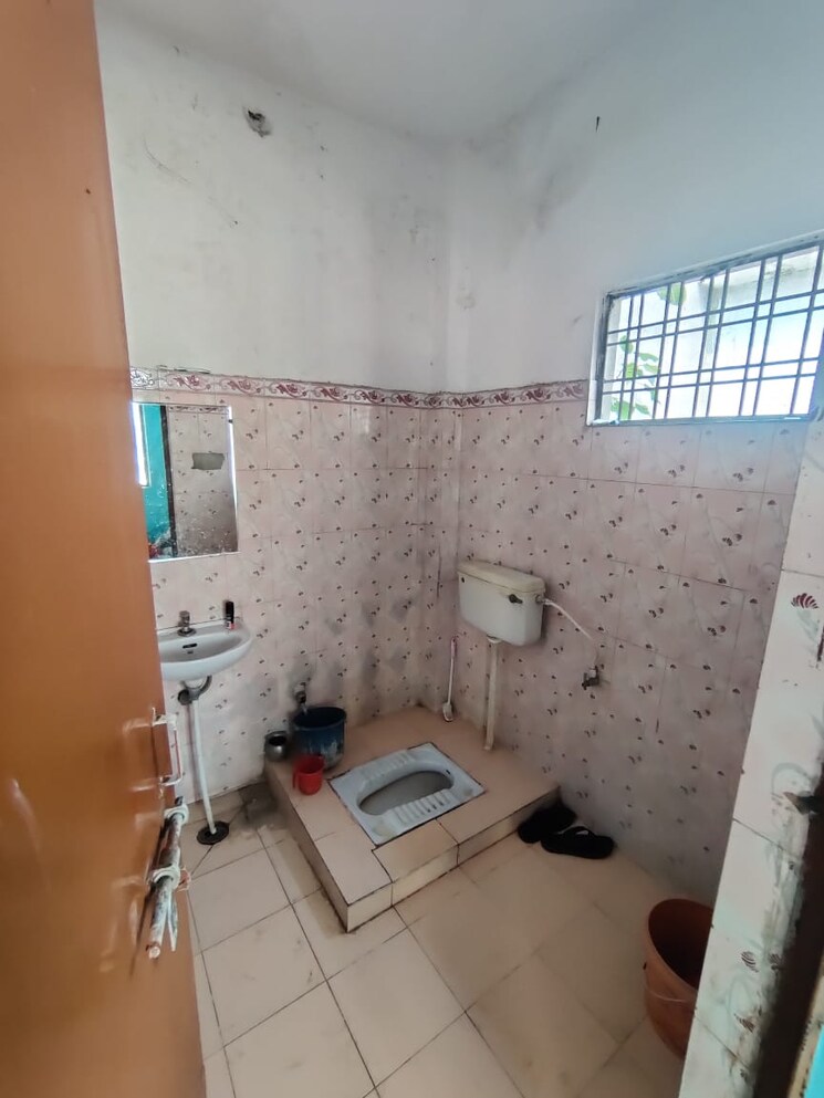 Bathroom, gomti nagar 3.5 Bedroom 2152 Sq.Ft. Independent House In Gomti Nagar Lucknow 7907429