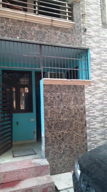 Balcony in 1 BHK Builder Floor at Shalimar Garden Extension 1 – for Sale
