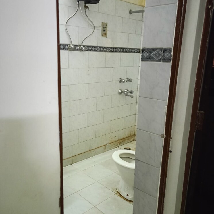 Bathroom, vasant kunj 1 Bedroom 600 Sq.Ft. Apartment In Vasant Kunj Delhi 7907523