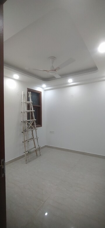Bedroom in 2 BHK Builder Floor at Khirki Extension – for Rent