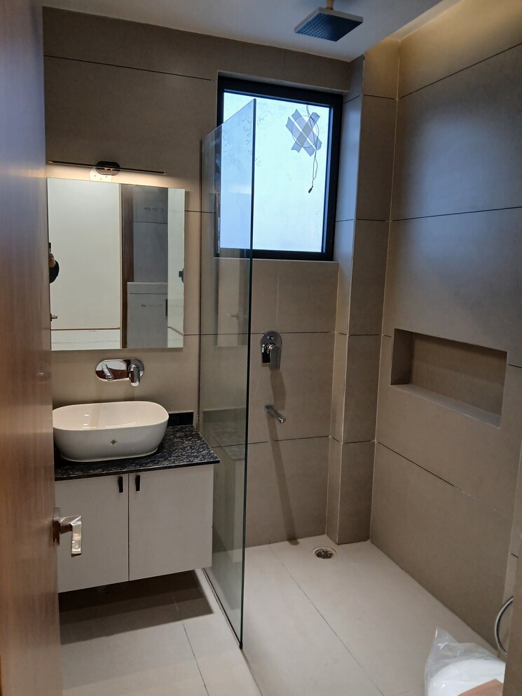 Attached Bathroom, sector 9 3.5 Bedroom 250 Sq.Yd. Builder Floor In Sector 9 Hisar 7907644