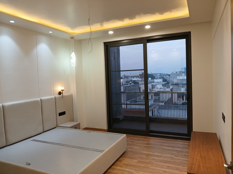 Room, sector 9 3.5 Bedroom 250 Sq.Yd. Builder Floor In Sector 9 Hisar 7907644