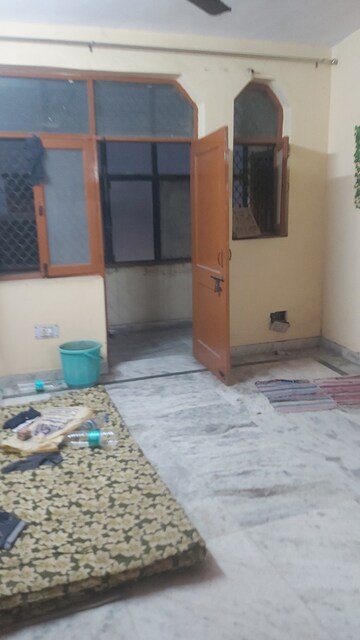 Kitchen in 1.5 BHK Builder Floor at Mayur Vihar – for Rent