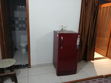 Attached Bathroom in 1 RK Builder Floor at Sector 9 – for Rent