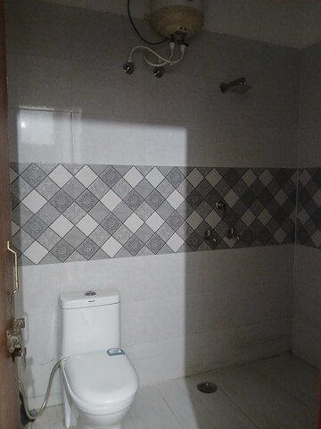 Bathroom in 1 RK Builder Floor at Sector 9 – for Rent