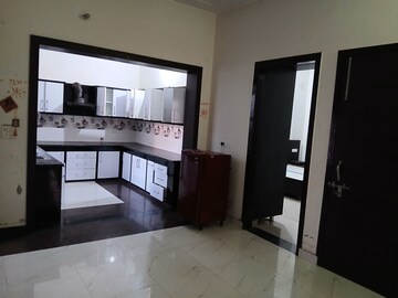 Kitchen in 2.5 BHK Builder Floor at Sector 14 – for Rent