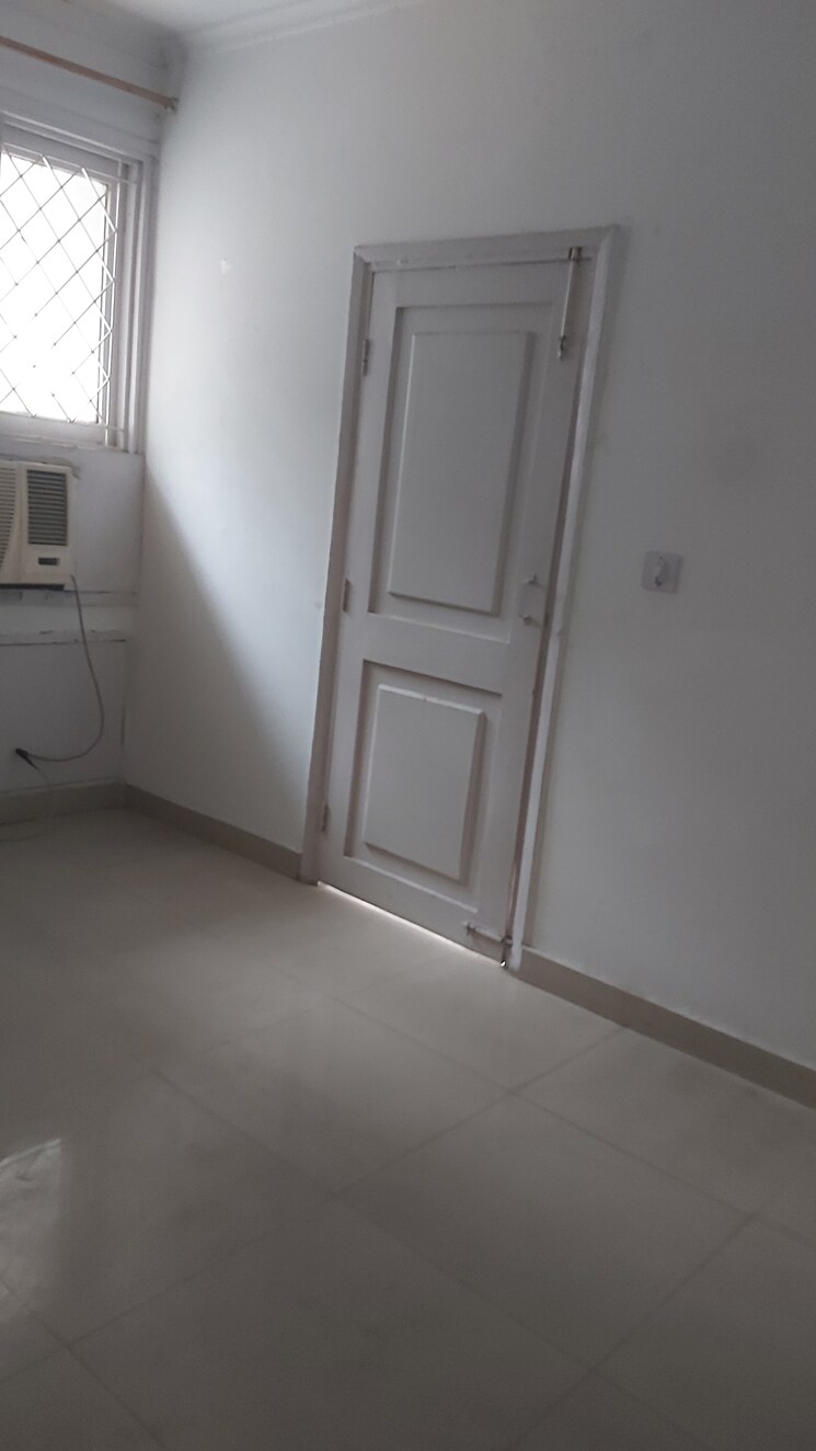 Room, mayur vihar 1 3.5 Bedroom 1750 Sq.Ft. Apartment In Mayur Vihar 1 Delhi 7907804