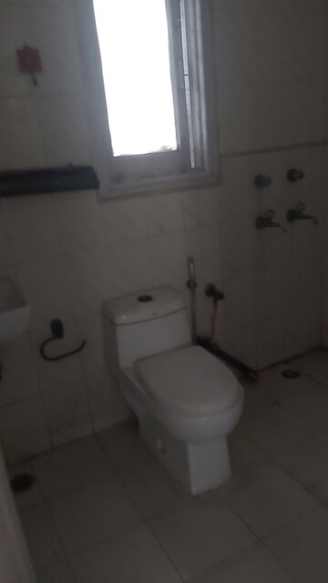 Bathroom in 3.5 BHK Apartment at Mayur Vihar 1 – for Sale