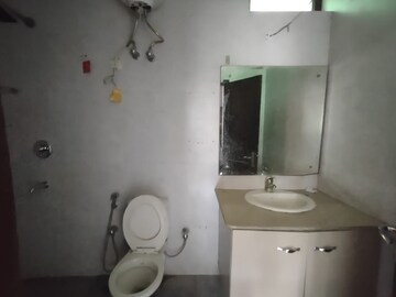 Bathroom in 2 BHK Builder Floor at Suncity Township Gurgaon, Sector 54 – for Rent