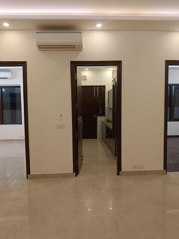 Room in 3 BHK Apartment at Suncity Heights, Sector 54 – for Rent