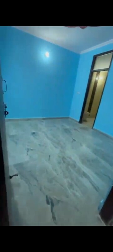 Room in 3 BHK Builder Floor at Uttam Nagar – for Sale