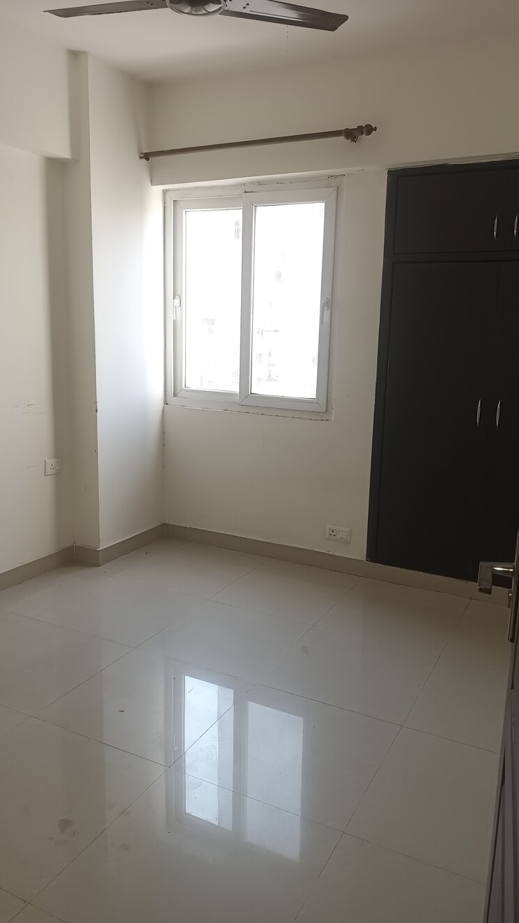 Room, sethi-max-royale 2 Bedroom 895 Sq.Ft. Apartment In Sector 76 Noida 7907856
