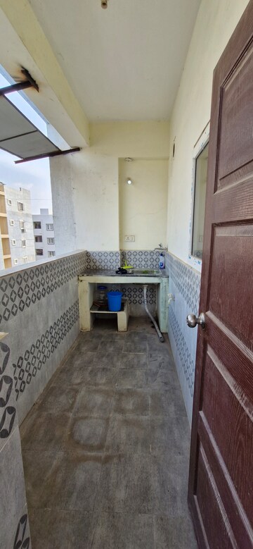 Master Bedroom in 2 BHK Builder Floor at Kondapur – for Rent