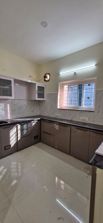 Furnished Amenities in 3 BHK Builder Floor at Kondapur – for Rent