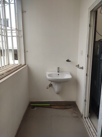 Master Bedroom in 3 BHK Builder Floor at Kondapur – for Rent