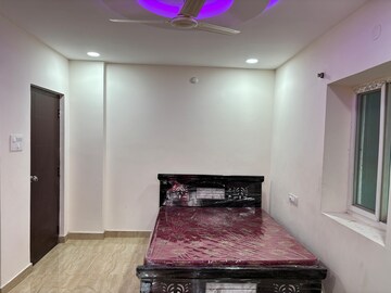 Bedroom in 2 BHK Builder Floor at Manikonda – for Rent