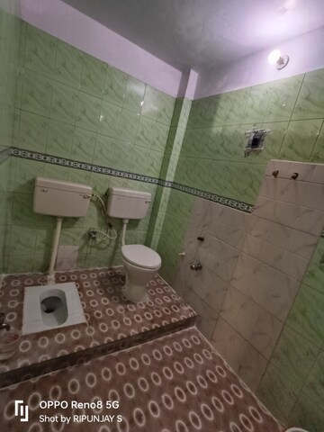 Bathroom in 2.5 BHK Independent House at Gomti Nagar – for Rent