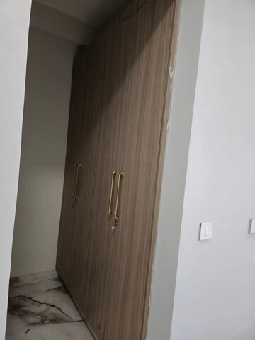 Building Lobby in 1 BHK Builder Floor at Ansal Plaza Sector-23, Sector 23 – for Rent