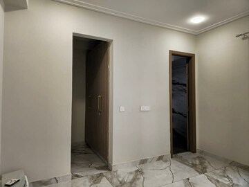 Room in 1 BHK Builder Floor at Ansal Plaza Sector-23, Sector 23 – for Rent