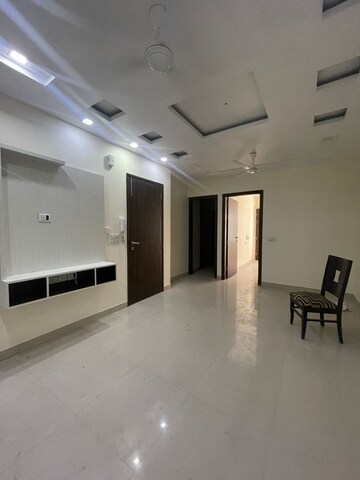 Room in 3 BHK Builder Floor at Paschim Vihar – for Rent