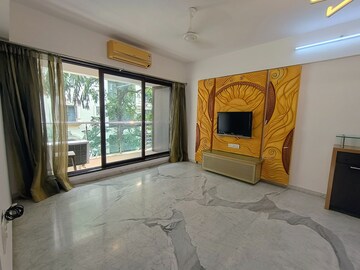 Room in 2 BHK Apartment at Gold Crest Apartment Chembur, Chembur – for Rent
