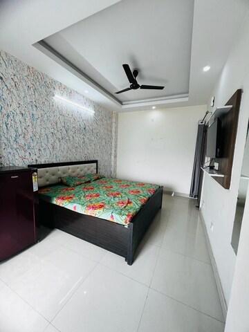 Bedroom in 1 RK Builder Floor at Ansal Sushant Lok I, Sector 43 – for Rent