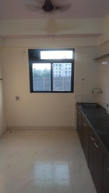 Room in 1.5 BHK Apartment at Suyog CHS Tilak Nagar, Tilak Nagar – for Rent