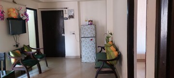 Room in 2 BHK Apartment at Galaxy North Avenue, Gaur City 2  – for Rent