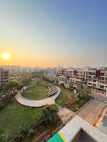 Swimming Pool in 3.5 BHK Builder Floor at Ansal Versalia Avante, Sector 67a – for Sale
