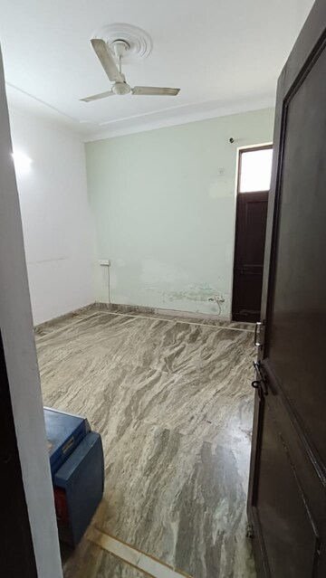 Master Bedroom in 2 BHK Apartment at Cosmos Executive, Sector 3 – for Rent