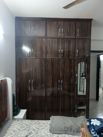Furnished Amenities in 2 BHK Apartment at Cosmos Executive, Sector 3 – for Rent