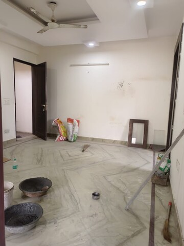Room in 2 BHK Builder Floor at Arjun Nagar – for Rent