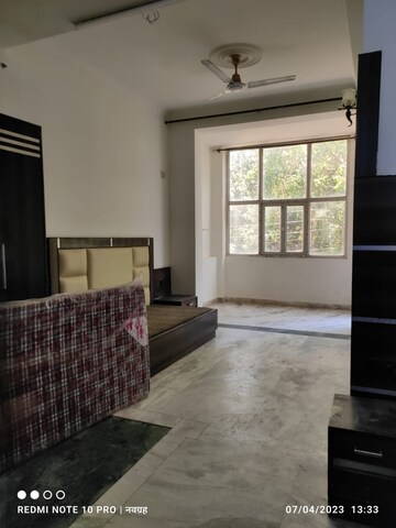 Room in 1 BHK Builder Floor at Ansal Sushant Lok I, Sector 43 – for Rent
