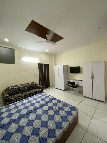 Bedroom in Studio Builder Floor at Ansal Sushant Lok I, Sector 43 – for Rent
