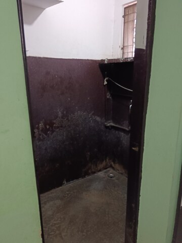 Furnished Amenities in 1 BHK Apartment at Dilshad Garden – for Rent