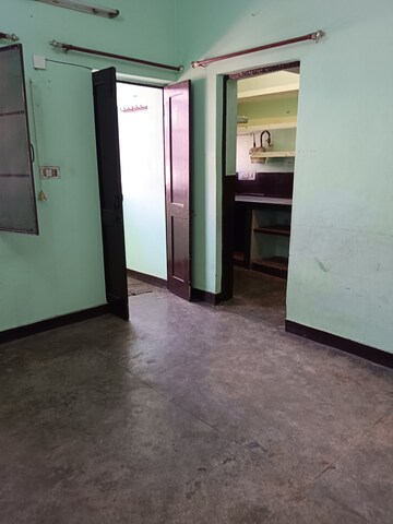 Room in 1 BHK Apartment at Dilshad Garden – for Rent