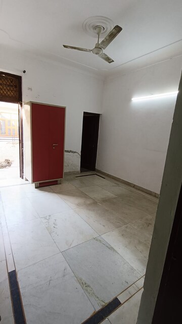 Room in 2 BHK Builder Floor at Sector 23 – for Rent