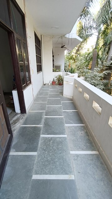 Balcony in 2 BHK Builder Floor at Sector 23 – for Rent