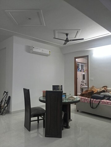 Gym in 2 BHK Builder Floor at Sector 23 – for Rent