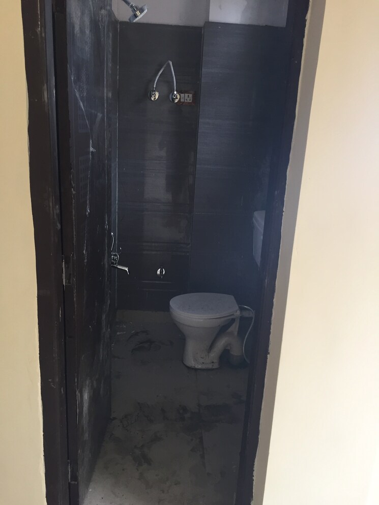 Bathroom, khanpur 2 Bedroom 600 Sq.Ft. Apartment In Khanpur Delhi 7908645