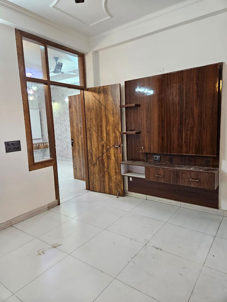 Master Bedroom, sun-homes 3 Bedroom 1205 Sq.Ft. Builder Floor In Shakti Khand Iii Ghaziabad 7908686