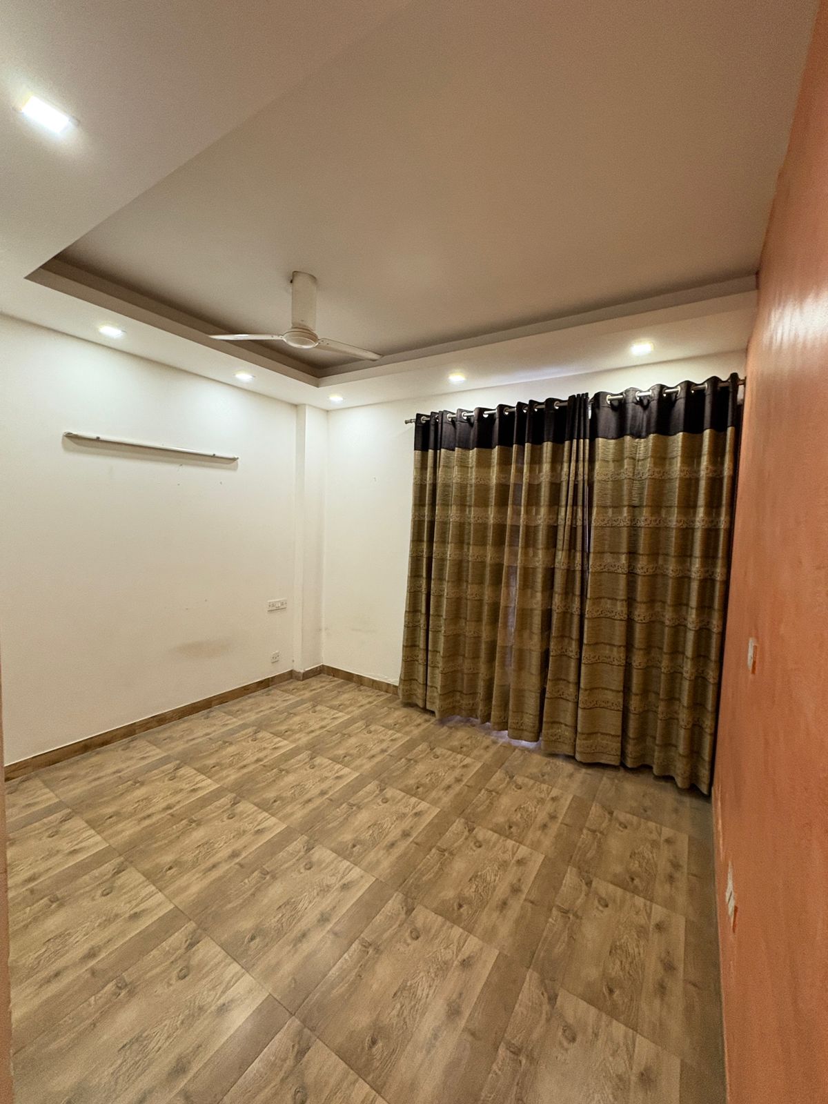 4 BHK + Servant Room Apartment For Sale in Suncity Platinum Towers