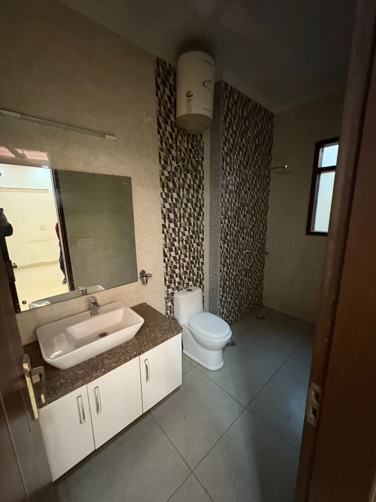 Attached Bathroom, suncity-platinum-towers 4 Bedroom 3150 Sq.Ft. Apartment In Sector 28 Gurgaon 7908713