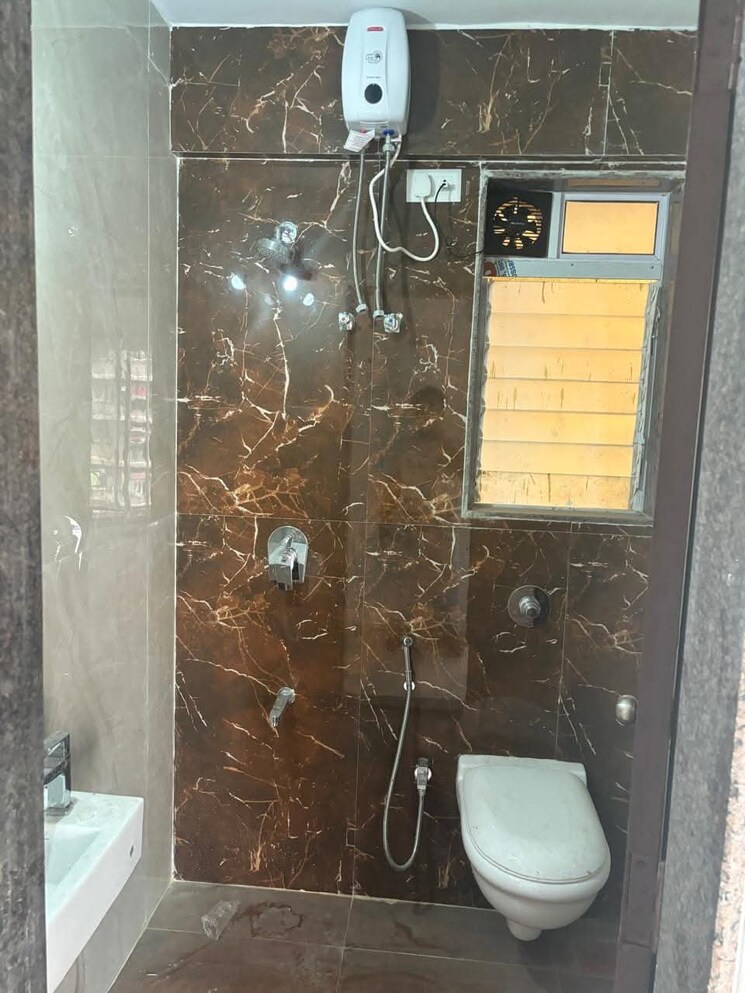 Bathroom, avant-hillway 2 Bedroom 1100 Sq.Ft. Apartment In Goregaon East Mumbai 7908716