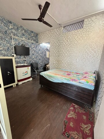 Bedroom in 1.5 BHK Apartment at DLF One Midtown, Moti Nagar – for Rent