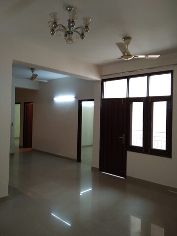 Room in 3.5 BHK Apartment at Civitech Sampriti, Sector 77 – for Sale