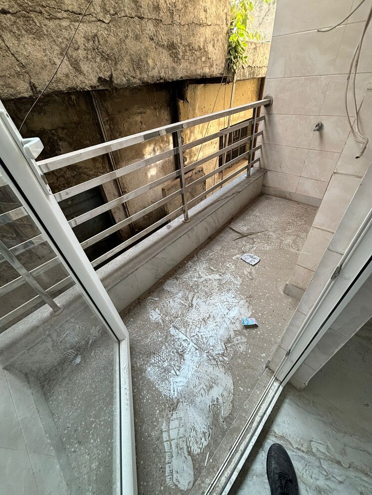 Balcony, shastri nagar 2.5 Bedroom 650 Sq.Ft. Builder Floor In Shastri Nagar Delhi 7908796
