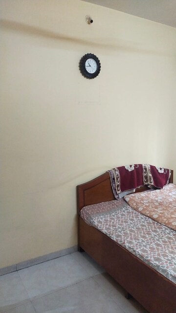 Furnished Amenities in 2 BHK Apartment at Majiwada – for Rent