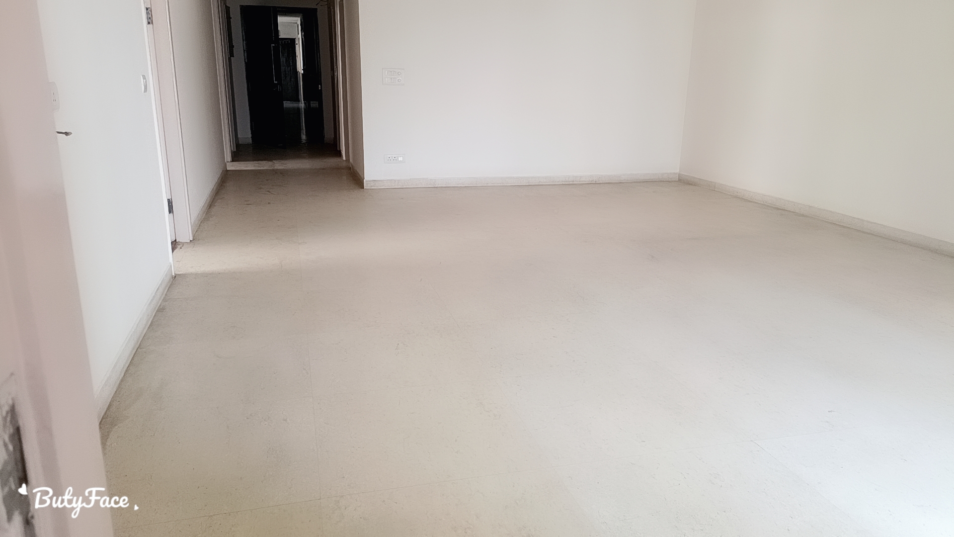 3 BHK + Servant Room Apartment For Sale in JMD Gardens