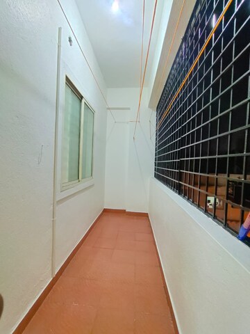 Room in 3 BHK Apartment at Purvi Lotus, Hsr Layout – for Rent